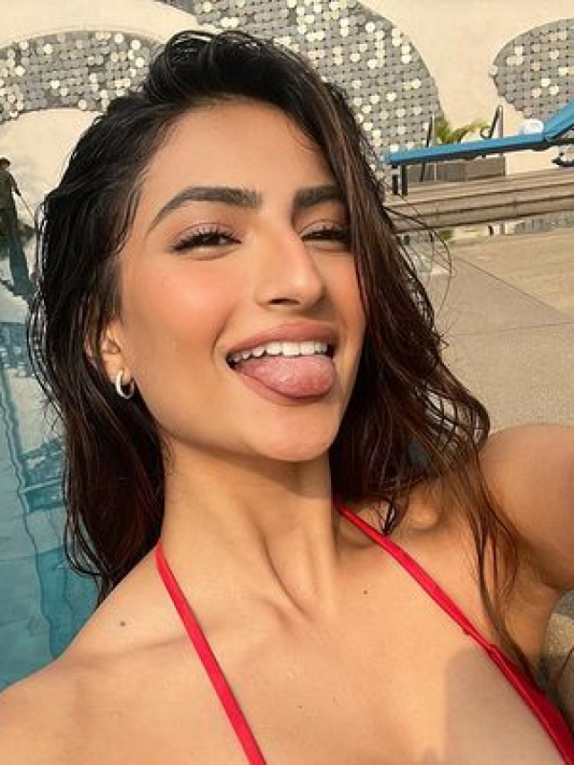 पूल के पास पलक तिवारी ने खींची ऐसी सेल्फी, बार-बार देख रहे फैंस