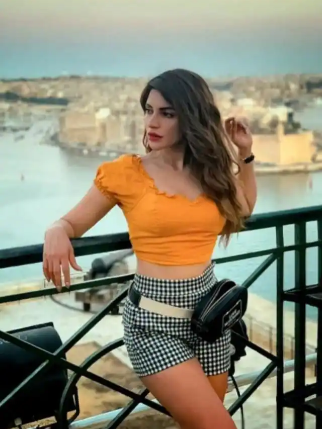 बेहद हॉट एंड गॉर्जियस हैं शमा सिकंदर, ये तस्वीरें देख हो जाएगा यकीन