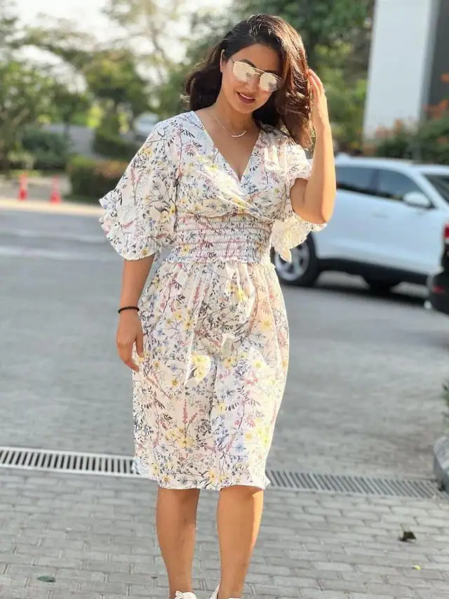 इंटरनेट पर वायरल हो रहा हिना खान का ये समर लुक, शॉर्ट ड्रेस में…