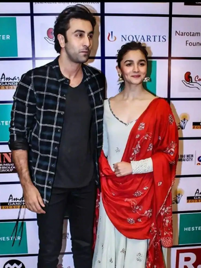 जब-जब रणबीर के साथ लहंगा-साड़ी पहनकर निकलीं आलिया, शादीशुदा भी हुए फेल