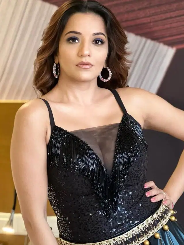 मोनालिसा ने बोल्ड आउटफिट पहनकर किया फैंस को हैरान, संभलकर देखें…