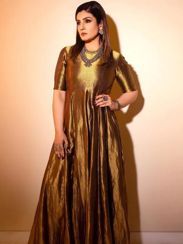 रवीना टंडन के गोल्डन गाउन के गॉर्जियस लुक पर दिवाने हुए फैंस