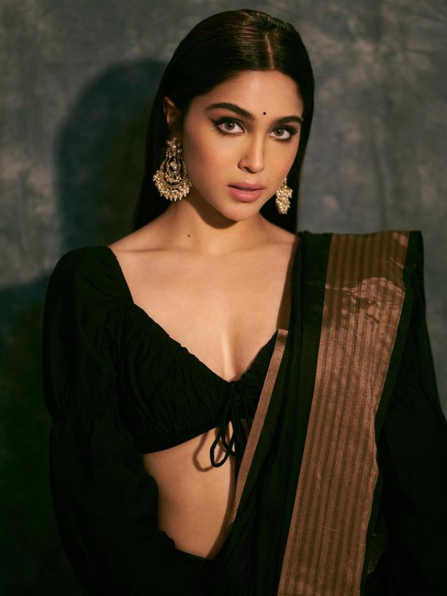 शरवरी वाघ ने ब्लैक साड़ी में दिखाया एथनिक लुक, दिखीं गॉर्जियस