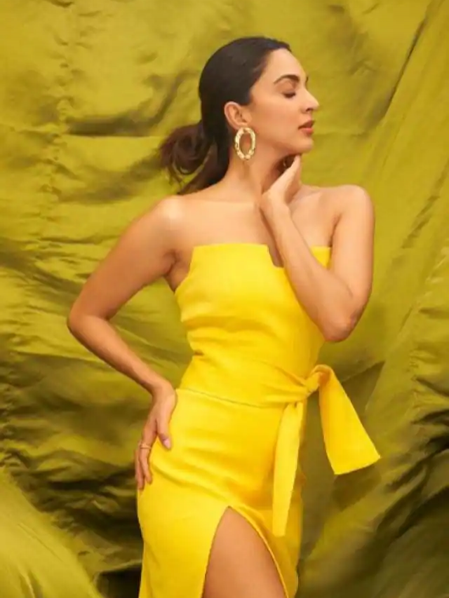 येलो थाई-हाई स्लिट ड्रेस में कियारा आडवाणी ने दिए किलर पोज़