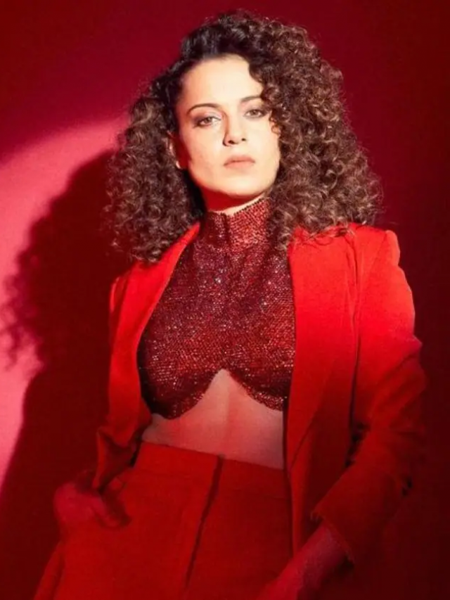 शिमरी क्रॉप टॉप और रेड पैंटसूट में बॉस लेडी की तरह नजर आईं कंगना रनौत