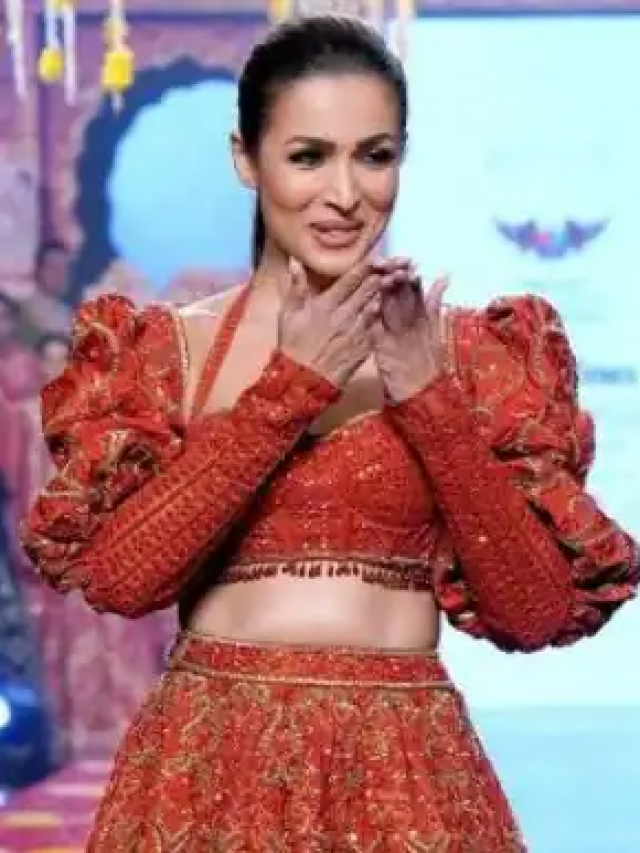 मलाइका अरोड़ा ने रैंप वॉक में दिखाया अपना खूबसूरत अवतार