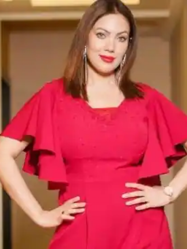 हॉट रेड जंपसूट में बेहद हसीन लगीं Munmun Dutta