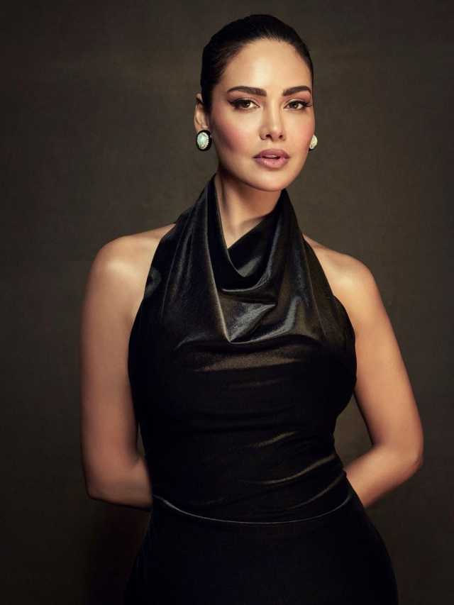 Esha Gupta shows off curves in black gown