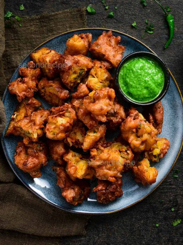 Try Crispy Pakoras in Monsoon