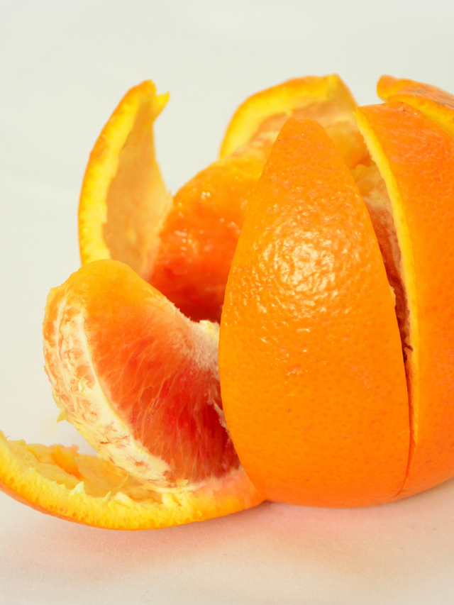 Use orange peels to enhance beauty