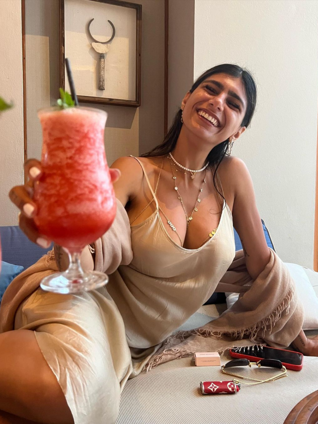 Mia Khalifa shows off her cleavage wearing sexy red bikini