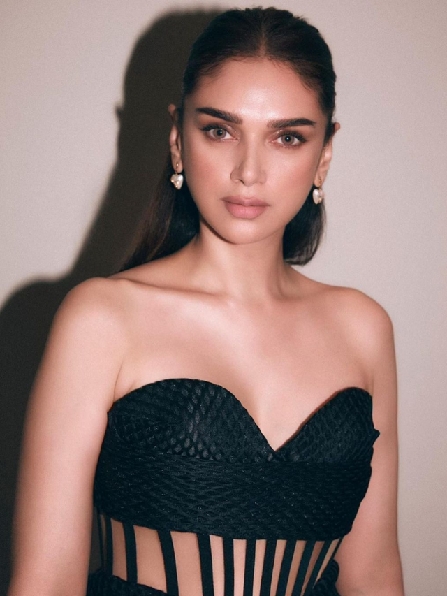Aditi Rao Hydari is the epitome of elegance in black strapless dress