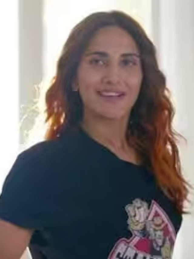 बॉलीवुड की इन हसीनाओं ने प्लास्टिक सर्जरी करवा बिगाड़ी अपनी शक्ल