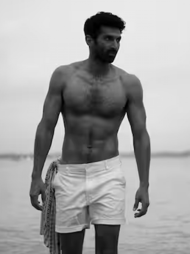 आदित्य रॉय कपूर ने शर्टलेस होकर समंदर किनारे करवाया ऐसा फोटोशूट