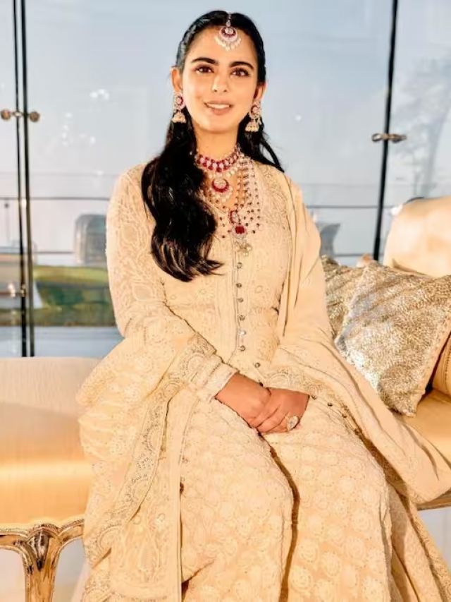 ईशा अंबानी की सगाई की अंगूठी के आगे फीकी है हर किसी की इंगेजमेंट रिंग