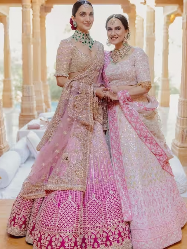 बेटी की शादी में पिंक लहंगा पहन मां ने जमाया रंग