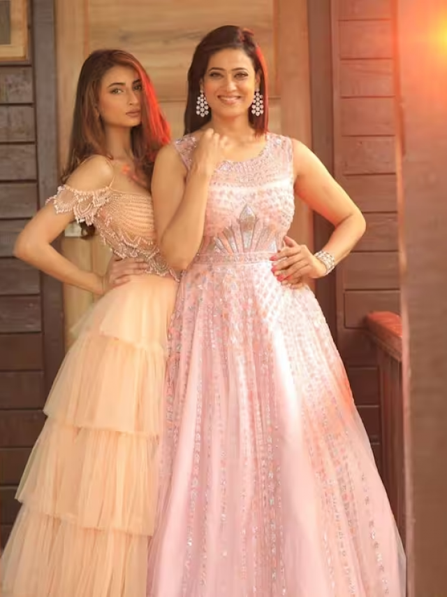 Shweta Tiwari को पर्दे पर इंटीमेट होता देख कुछ ऐसा था पलक का रिएक्शन