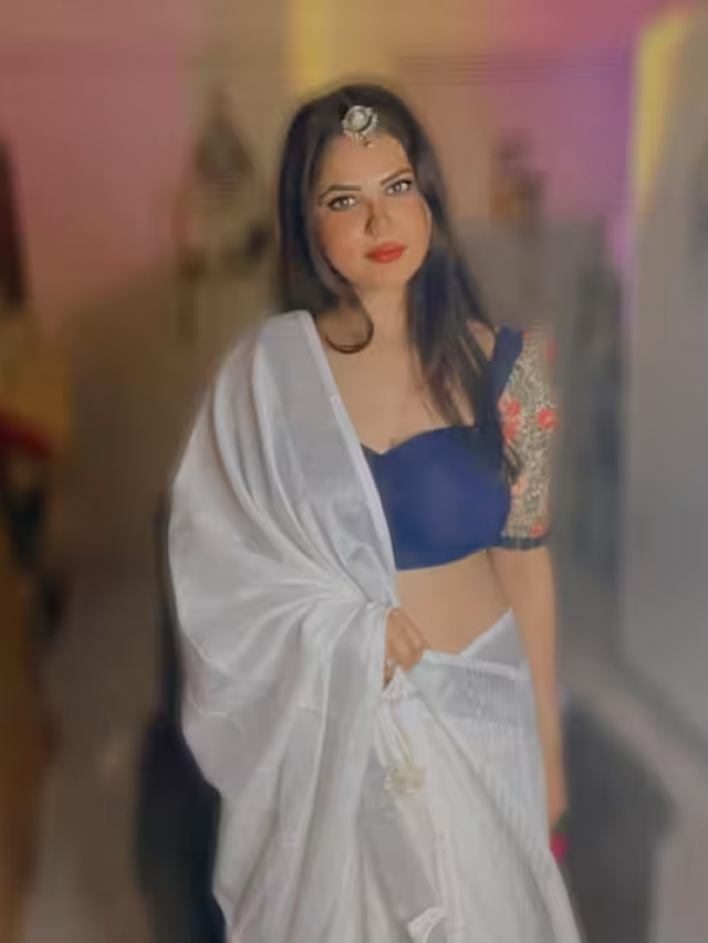 वेब सीरीज ही नहीं इंटरनेट पर भी आग लगाती हैं Aabha Paul