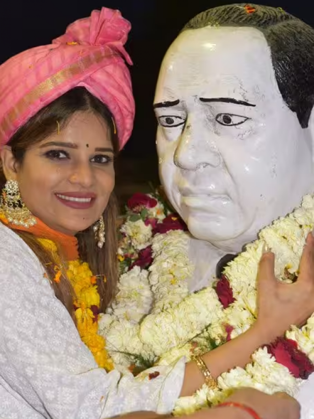 होमटाउन मेरठ में अर्चना गौतम का हुआ ग्रैंड वेलकम, देखें फोटोज