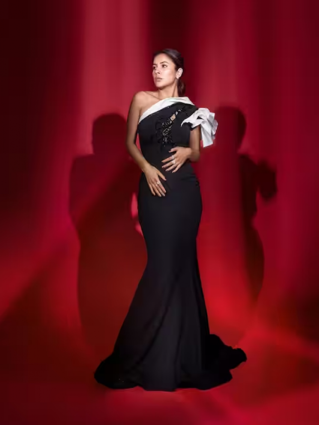 Shehnaaz Gill ने एक बार फिर अपने लुक से लूट ली लाइमलाइट