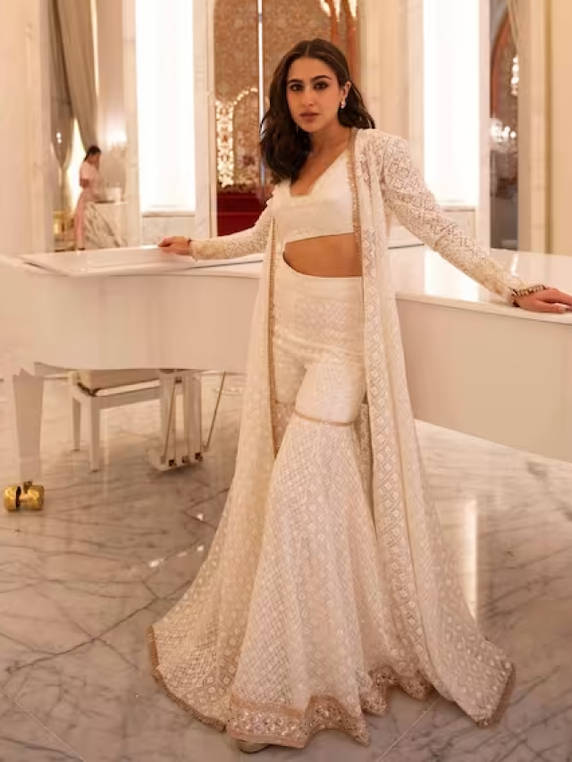 सारा अली खान ने विदेश में बिखेरा अपने हुस्न का ऐसा जलवा