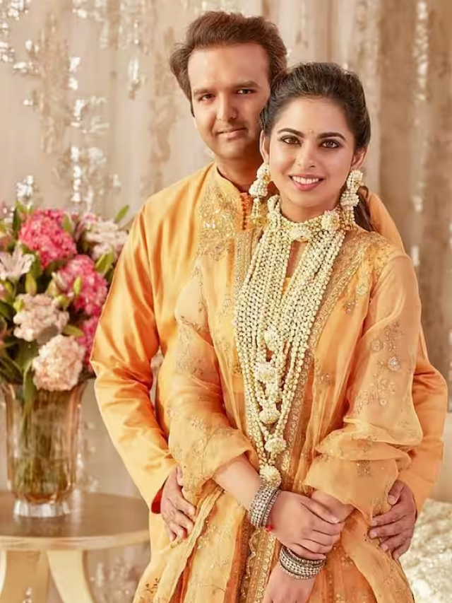 पति आनंद से कितनी छोटी हैं अंबानी परिवार की लाडली ईशा अंबानी