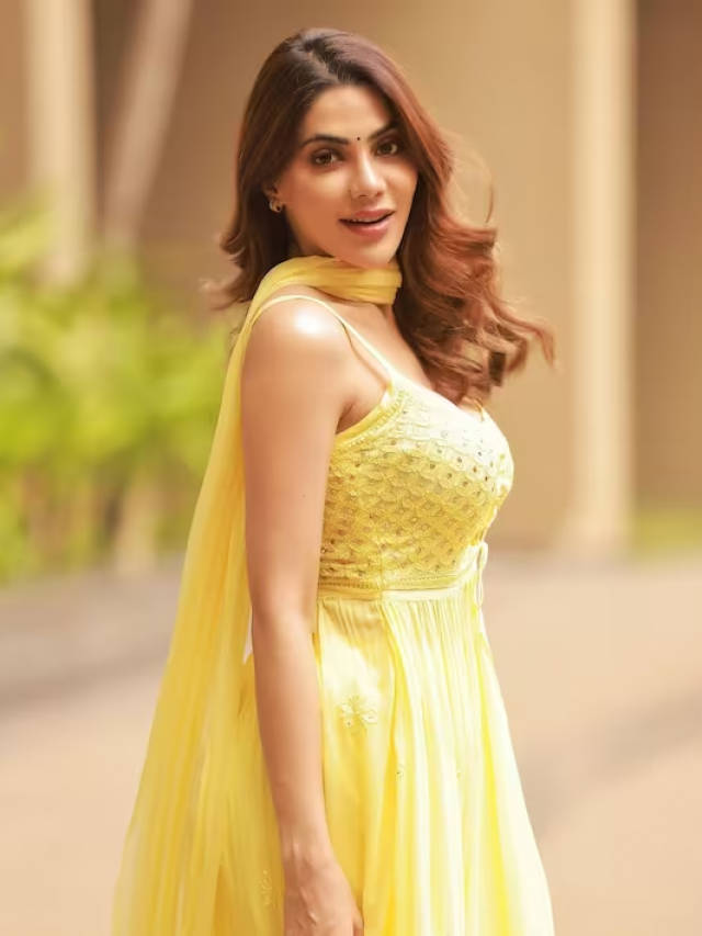 येलो कलर के सूट में निक्की तंबोली का गॉर्जियस लुक