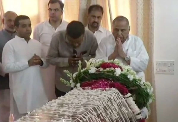 सुषमा स्वराज को मोदी-कोविंद समेत कई नेताओं ने दी श्रद्धांजलि, भाजपा मुख्यालय में दी जाएगी विदाई