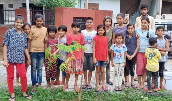 पौधरोपण कर दिया पर्यावरण संरक्षण का संदेश