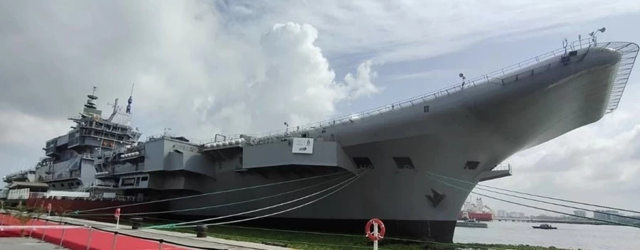 भारत के पहले स्वदेशी विमानवाहक पोत विक्रांत ने शुरू किया समुद्री परीक्षण, नौसेना ने कहा 'ऐतिहासिक' दिन ।