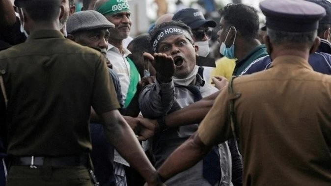 Inflation on the sky and fuel famine, know how the gold of Lanka reached the verge of ruin?