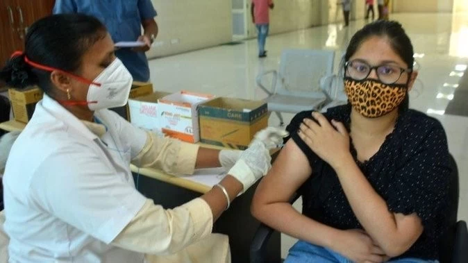 200 से अधिक निजी केंद्रों पर टीकाकरण की सुविधा, जून-जुलाई वालों को आज से एहतियाती खुराक