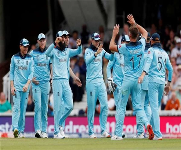 इंग्लैंड ने द. अफ्रीका को 104 रन से हराया, लगातार चौथी बार ओपनिंग मैच में मेजबान जीते