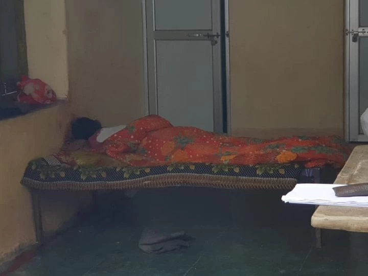 सोये युवक की चाकू मारकर हत्या का मामला