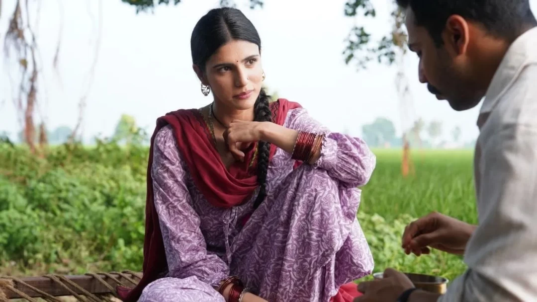 वरुण धवन के साथ देसी कपल सीन में धन्नो देवी बनी मेधा राणा का पारंपरिक लुक