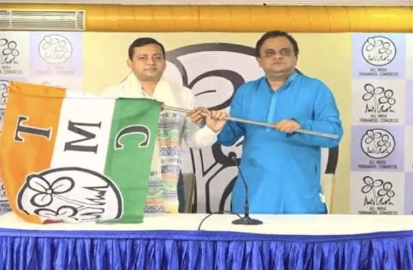 BJP MLA Tanmoy Ghosh joins TMC in Bengal