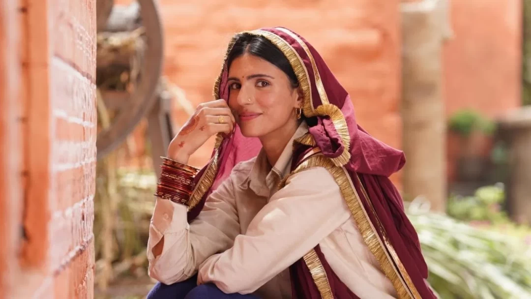 दामन-कुर्ती और गोटा-पट्टी दुपट्टे में हरियाणवी सादगी दर्शाता मेधा राणा का लुक