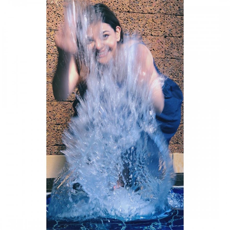 देखिए काजल अग्रवाल की स्वीमिंग पूल की तस्वीरें