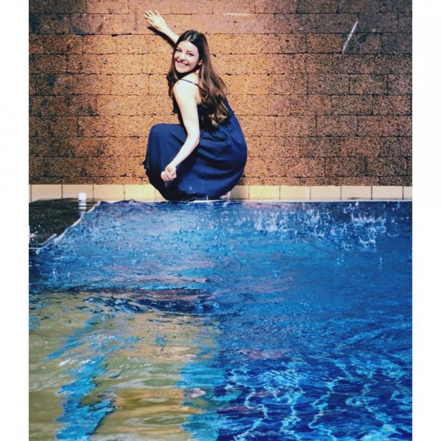 देखिए काजल अग्रवाल की स्वीमिंग पूल की तस्वीरें