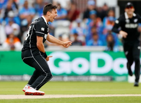 जडेजा-धोनी भी भारत को जीत नहीं दिला पाए, न्यूजीलैंड 18 रन से जीतकर लगातार दूसरी बार फाइनल में