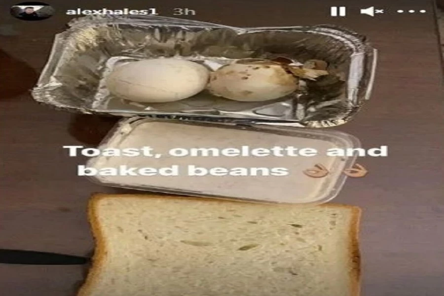 पाकिस्तान क्रिकेट बोर्ड की खोली एलेक्स हेल्स ने पोल, सड़े अंडे और टोस्ट दिये नाश्ते में, फोटो की शेयर