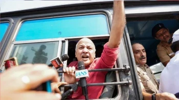 मनीष सिसोदिया हिरासत में: चंडीगढ़ में CEC ज्ञानेश कुमार के खिलाफ AAP का बड़ा प्रदर्शन