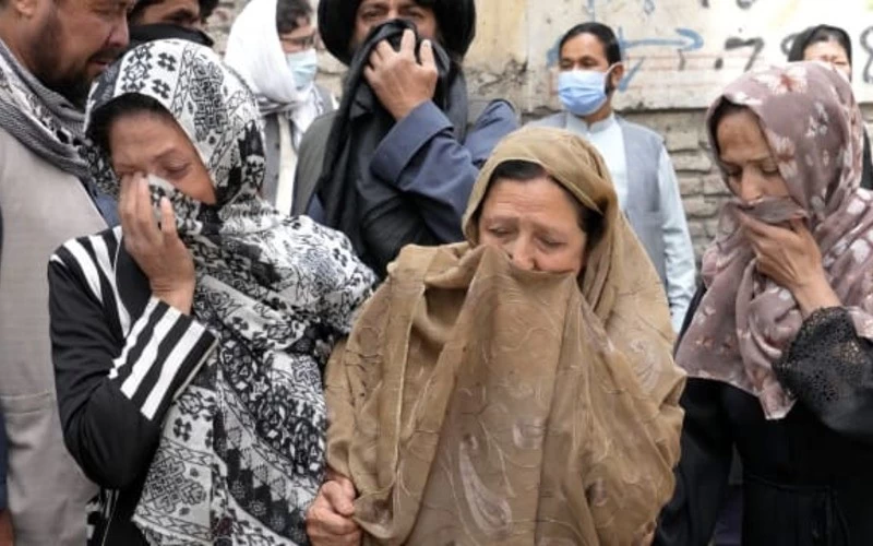 नमाज के दौरान मस्जिद में बम धमाका, 10 की मौत, 40 घायल