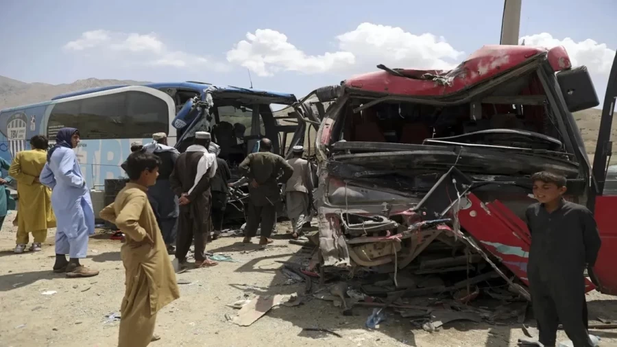 अफगानिस्तान में भीषण सड़क दुर्घटना, 50 लोगों की मौत; घायल हुए 76 लोग