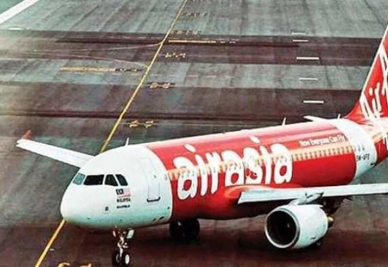 मुंबई से रांची के लिए रवाना हो रहे एयर एशिया की फ्लाइट से टकराया पक्षी