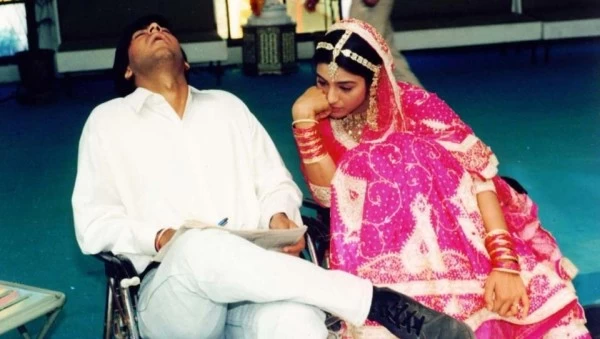 Ajay Devgn takes a dig at Tabu with a hilarious throwback pic