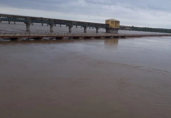 तेज बारिश से अजमेर में ढहा मकान, पुष्कर के डूब क्षेत्र में खाली कराए होटल