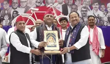 अखिलेश यादव का बड़ा ऐलान: विश्वकर्मा जयंती पर छुट्टी और मंदिर निर्माण का वादा
