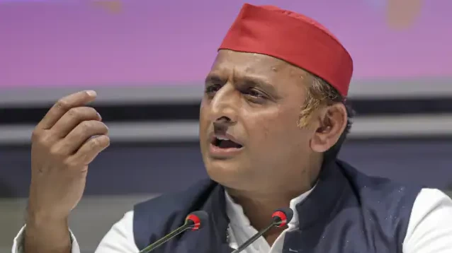 सहायक शिक्षक भर्ती मामला पर -अखिलेश ने HC के फैसले को लेकर योगी सरकार को घेरा