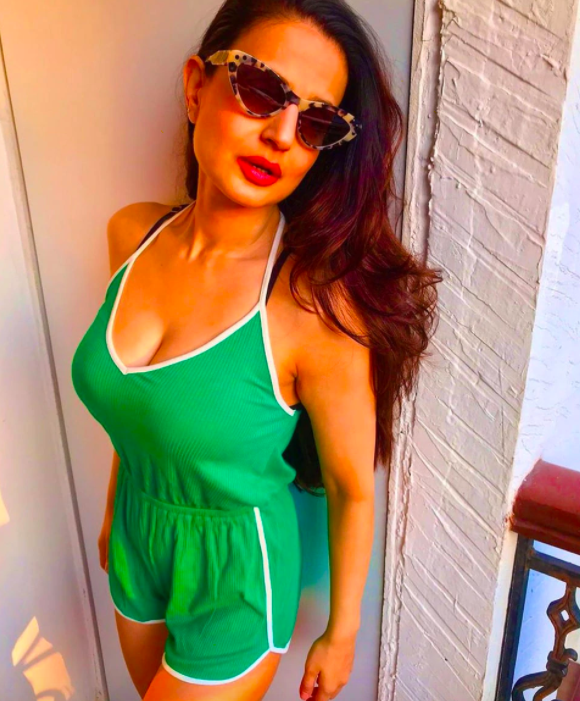 Ameesha Patel का बोल्ड अवतार, 44 साल की उम्र में भी ढा रहीं कहर